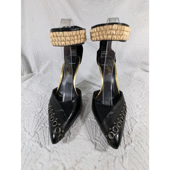 FERGIE! BLACK VEGAN LEATHER, BACK ZIPPER, STUDDED STRAP, STILETTO HEELS! SZ 9M - Picture 3 of 9